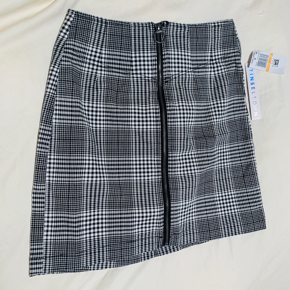 Tinseltown Black and White Plaid Mini Skirt with Front Zip
